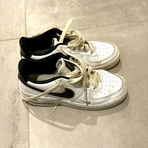 Nike Air Force 1, Women’s Size 6 (youth 4.5)